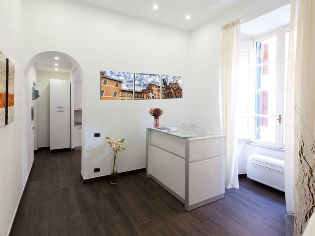 Campo De Fiori Suites *